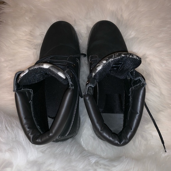 Boots 😍🖤 - Picture 6 of 6